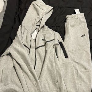 EVERYTHING MUST GO - Grey Nike Tech Large (NEVER WORN)